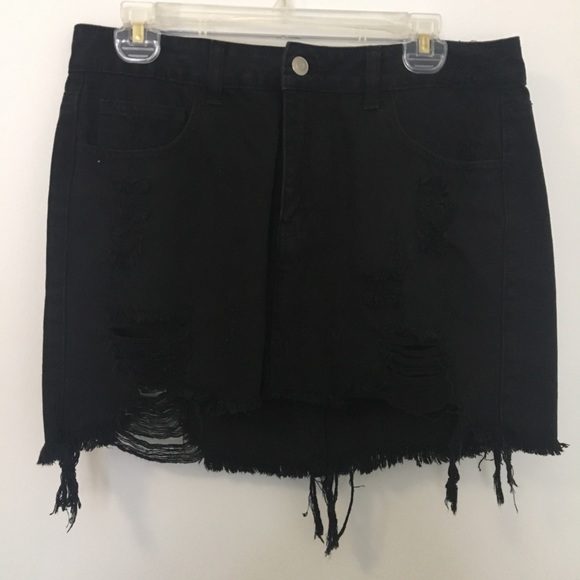 Black denim skirt - Picture 2 of 4